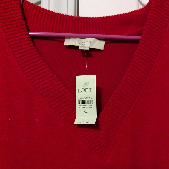 LOFT Soft V-Neck Sweater ❤️ - Picture 2 of 4